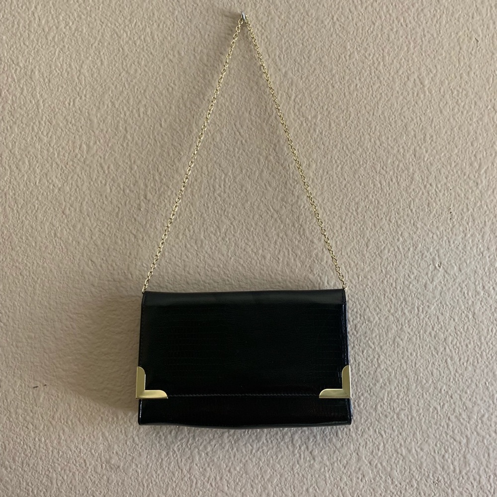 Black clutch